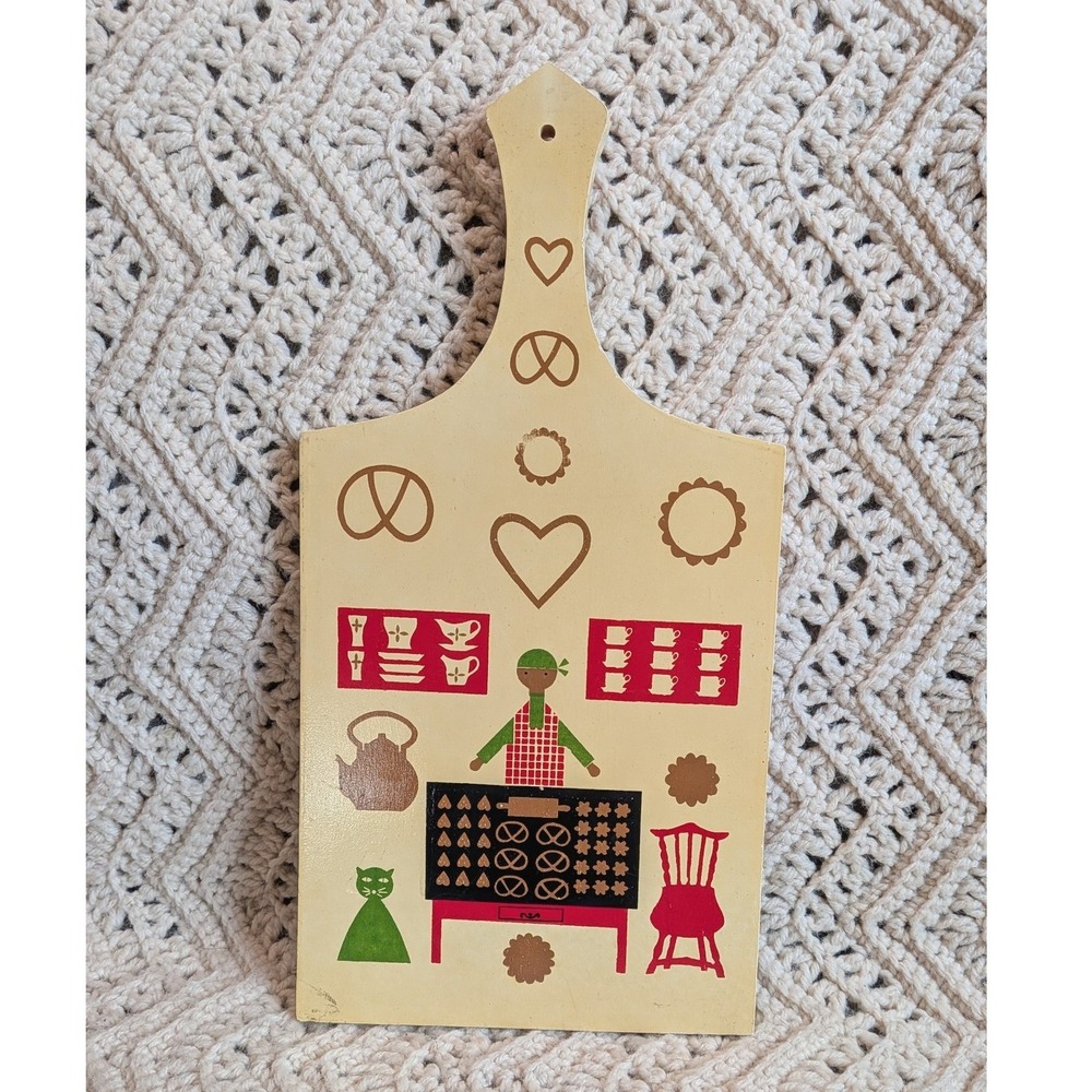 Vintage 1968 Nevco Wooden Cutting Board Folk Art Baker Cat Mid Century Decor